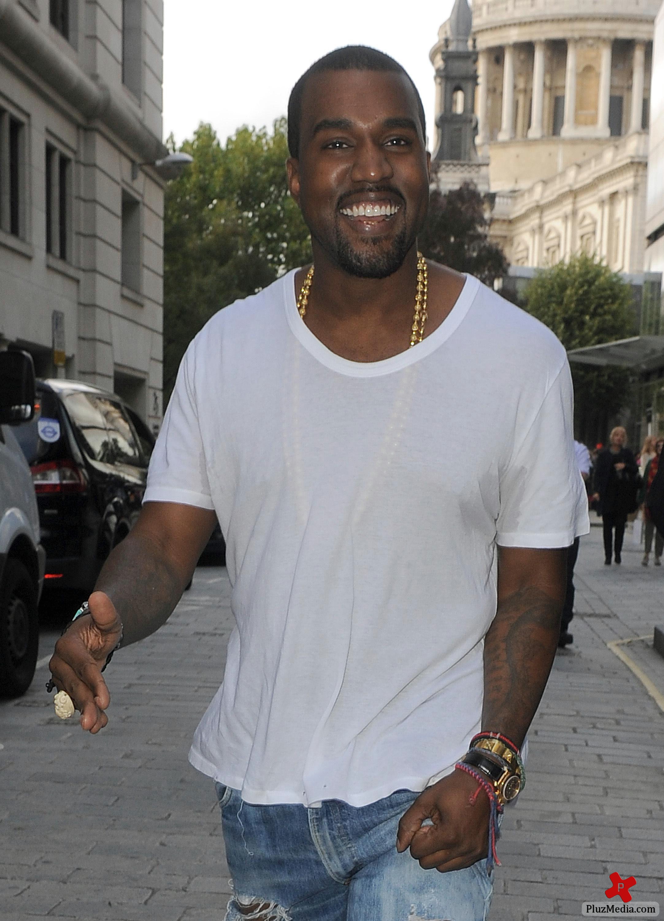 Kanye West - London Fashion Week Spring Summer 2012 - Christopher Kane - Outside | Picture 82266